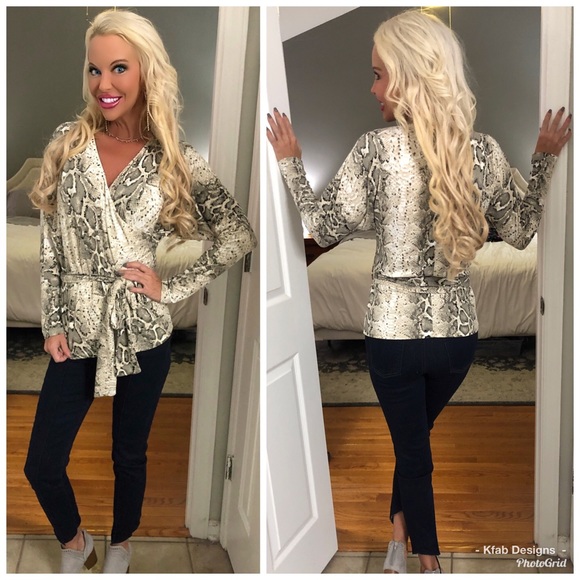 LAST 1! 🛍 Snakeskin Print Tie Front Knit Top! - Picture 2 of 7